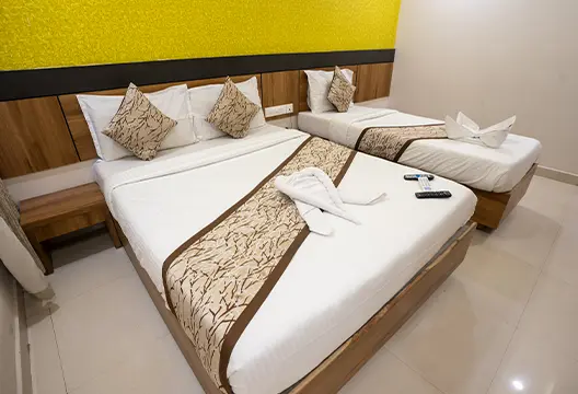 Grand-Oliver-Hotel-in-Chennai-Periamet-King Room